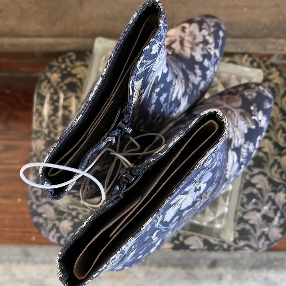 MERONA Brocade sooo pretty ankle boot! - Picture 5 of 5